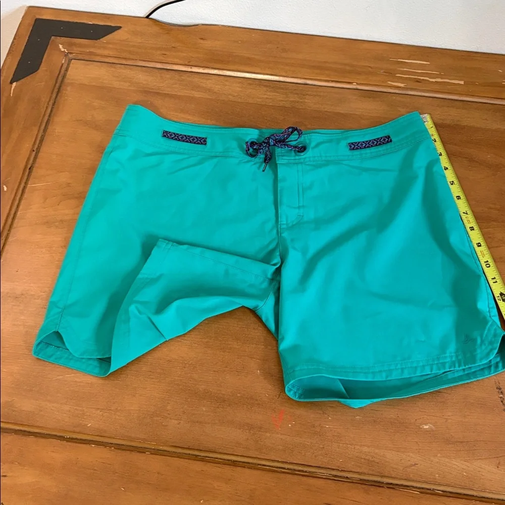 vibrant turquoise